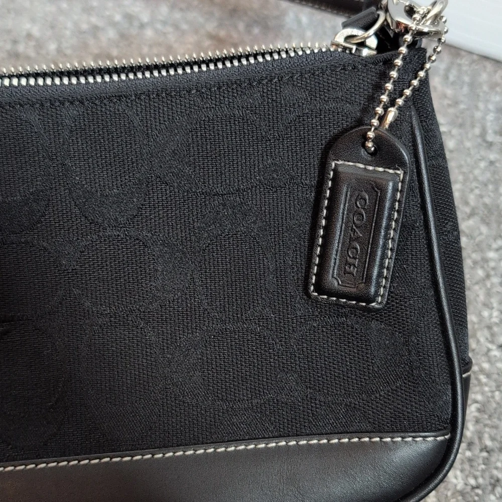 Coach Vintage Black Canvas and Leather Demi - Picture 5 of 16